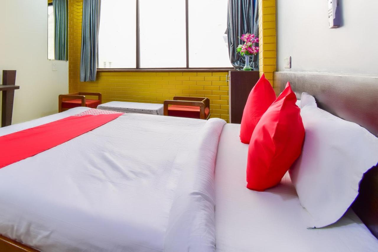 Oyo 67509 Hotel Tukson Narayangaon Exteriör bild